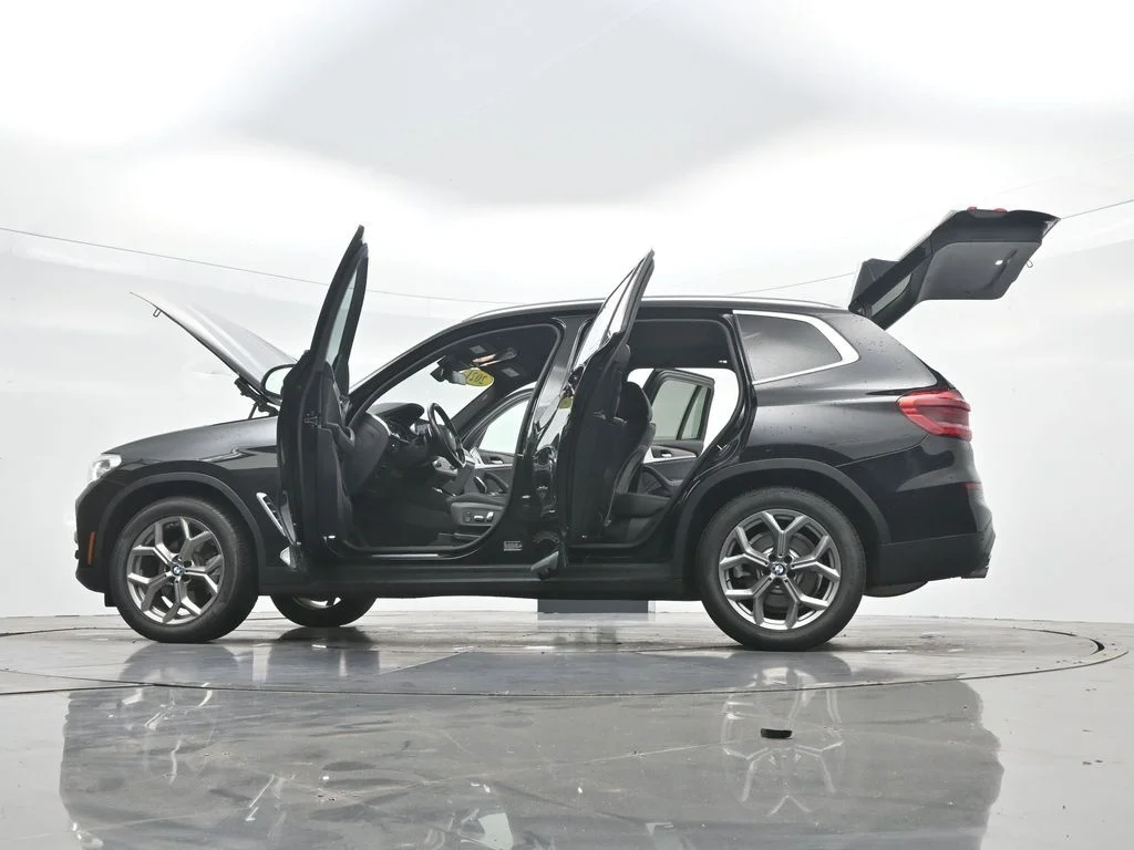 Used 2021 Black BMW xDrive30i image 45