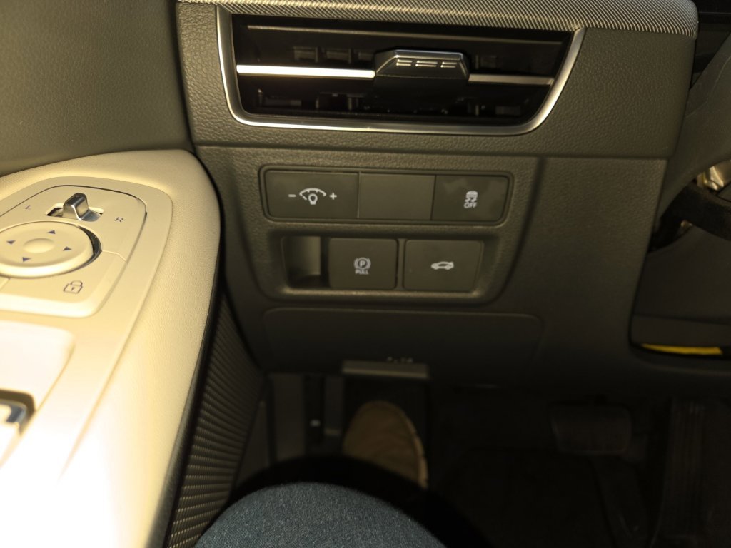 Certified Used 2025 Black Hyundai SEL image 16