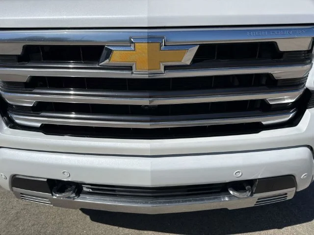 Used 2024 Beige Chevrolet High Country image 4