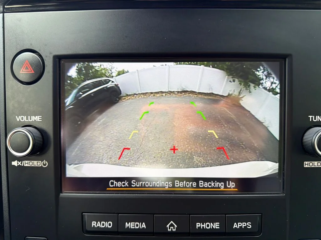 Used 2024 White Subaru Base image 37