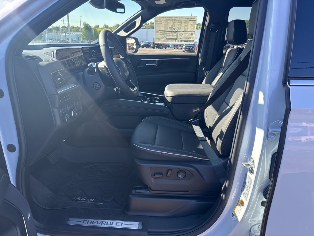 2026 Chevrolet Suburban Premier - Photo 10