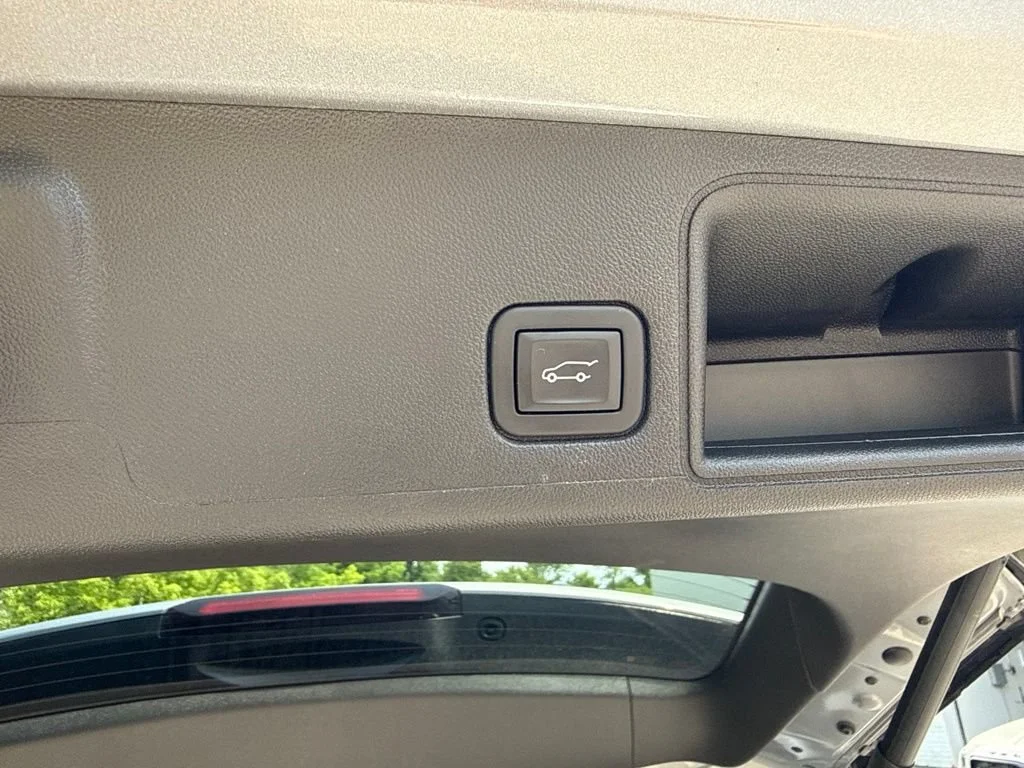 Used 2023 Sterling Metallic GMC SLT image 14