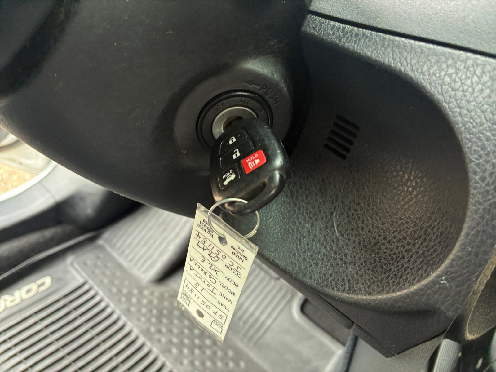 Used 2018 Classic Silver Metallic Toyota LE image 41