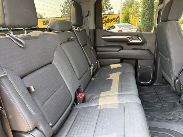 Used 2022 Silver GMC Elevation image 28