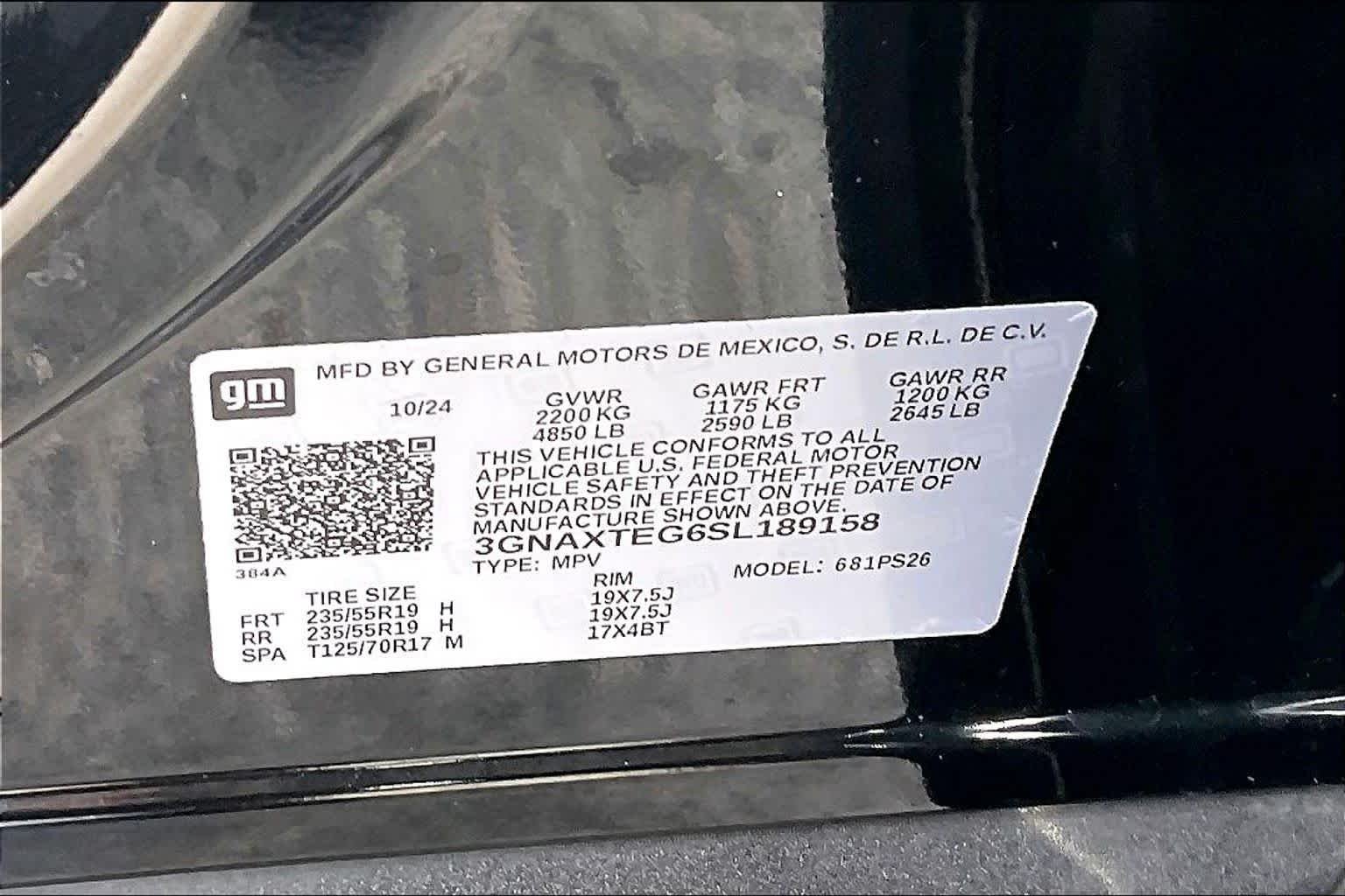 Used 2025 Mosaic Black Metallic Chevrolet AWD RS image 34