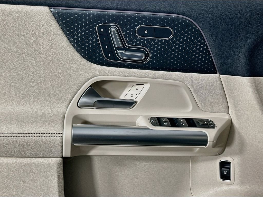 New 2026 Mountain Grey Metallic Mercedes-Benz GLA 250 image 16