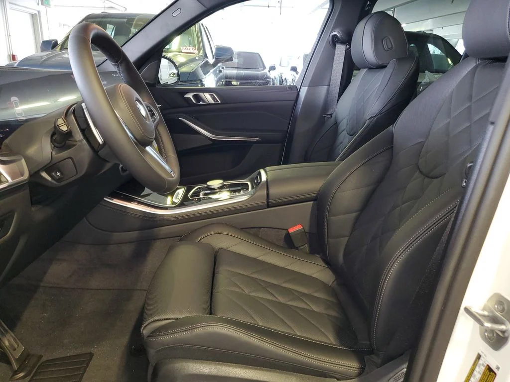 Used 2026 White BMW sDrive40i image 16