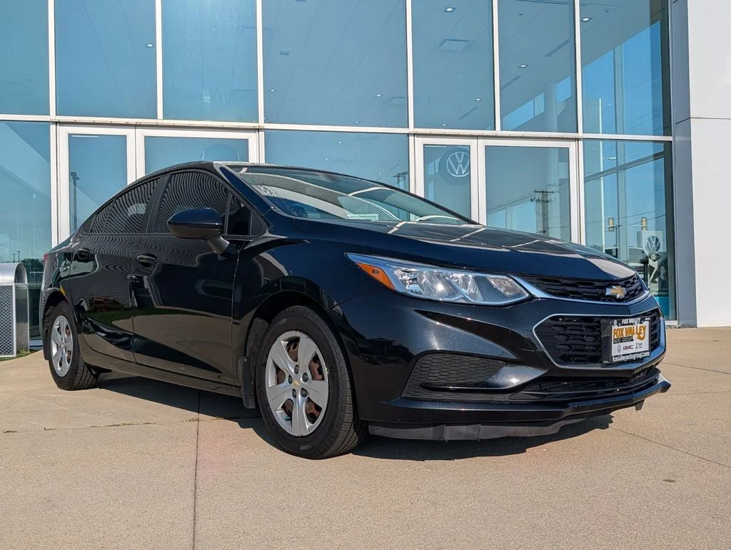 Used 2017 Chevrolet Cruze LS with VIN 1G1BC5SM4H7220329 for sale in Crystal Lake, IL