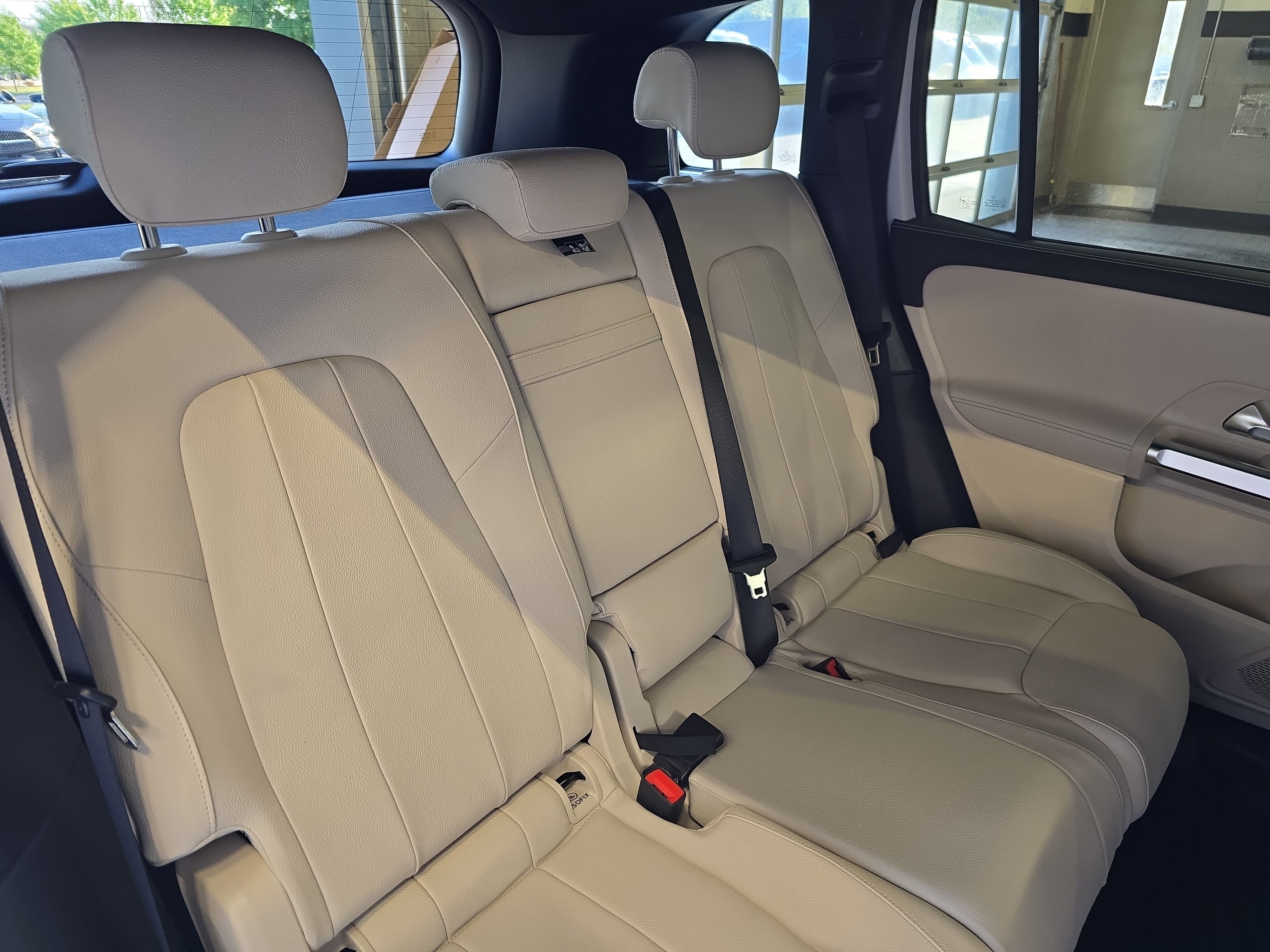 New 2026 Polar White Mercedes-Benz GLB250 image 12