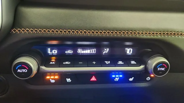 New 2026 Wind Chill Pearl Mazda 2.5 S Premium AWD image 23