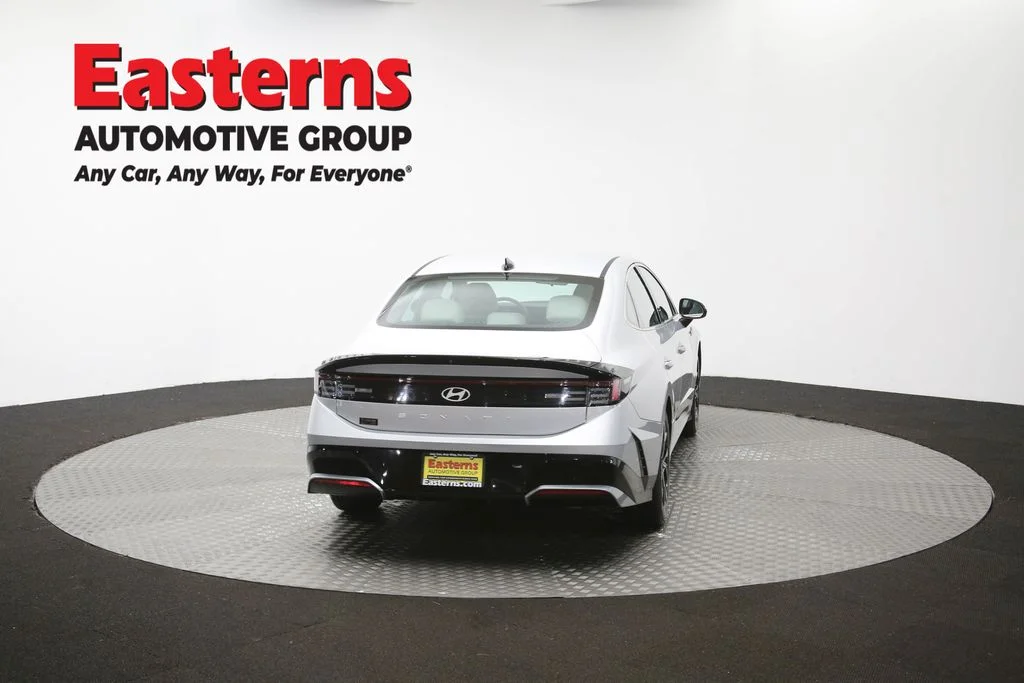 Used 2025 Silver Hyundai SEL image 39