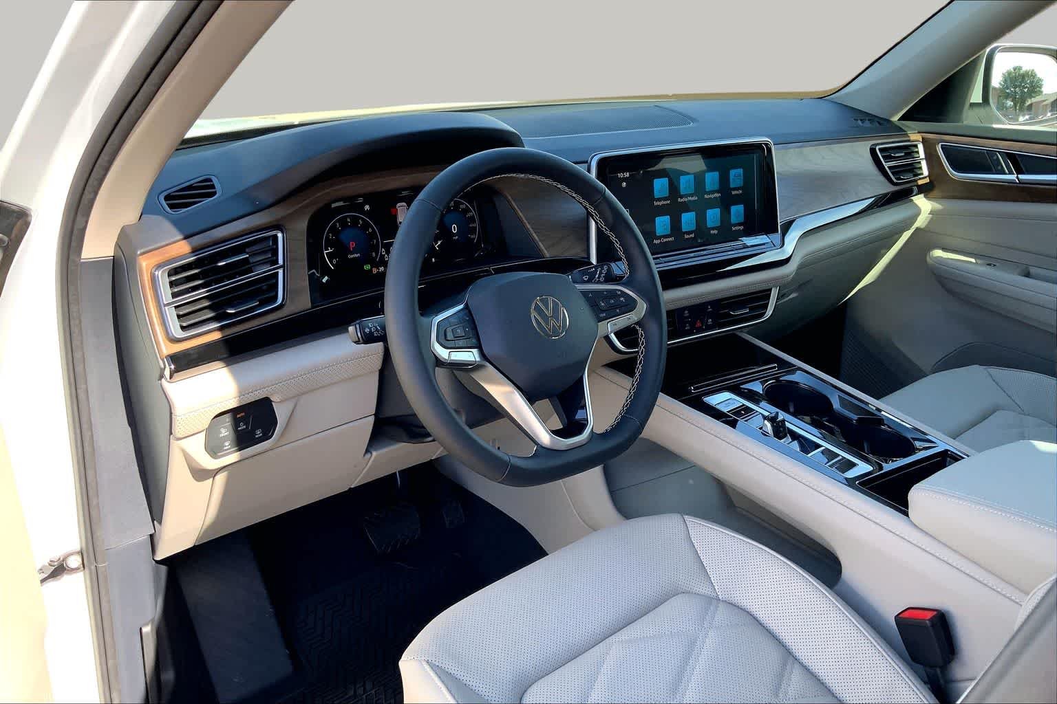 New 2026 Opal White Pearl Volkswagen 2.0T SE w/Technology image 8