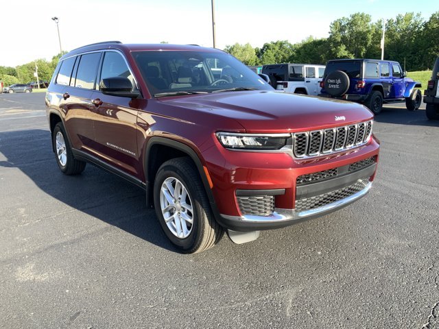 Used 2025 Velvet Red Pearlcoat Jeep Laredo X image 14