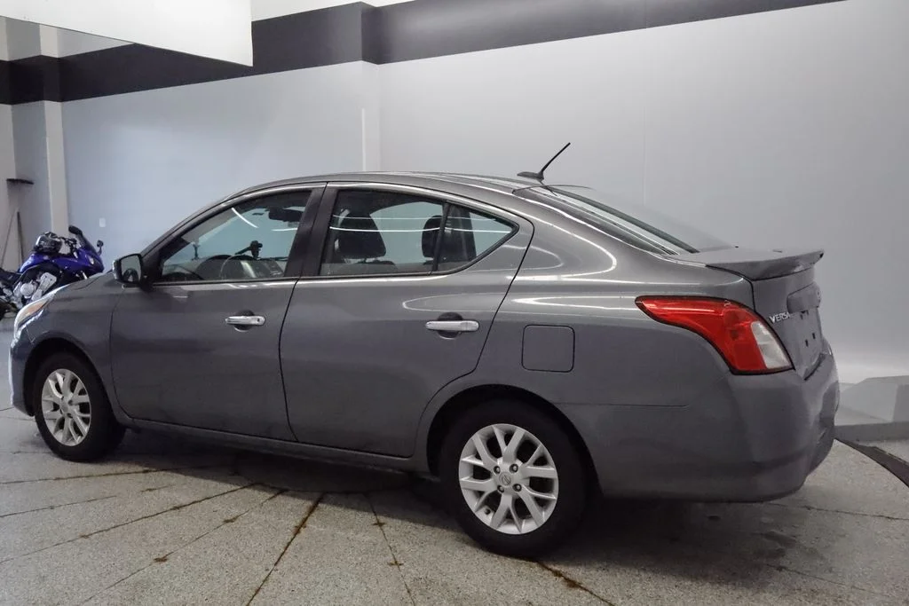 Used 2018 Gray Nissan 1.6 SV image 14