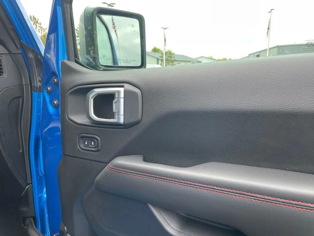 New 2026 Hydro Blue Pearl-Coat Exterior Paint Jeep Rubicon X image 38