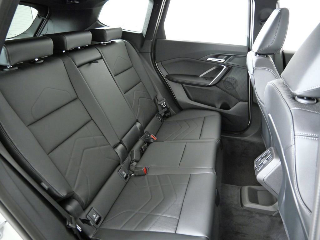 Used 2026 Alpine White BMW xDrive28i image 26