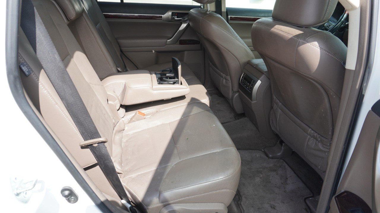 Used 2016 White Lexus  image 16