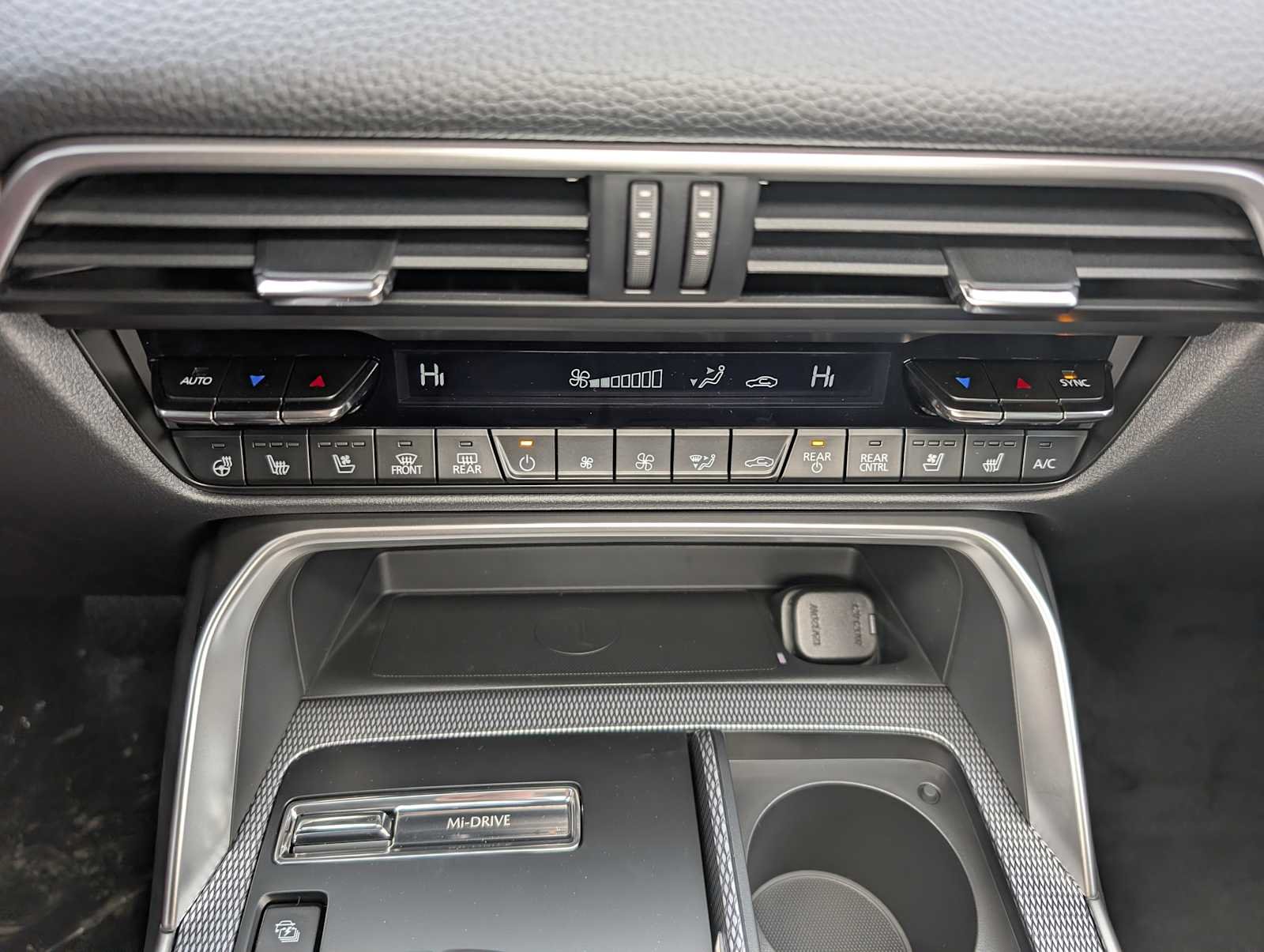 2026 Mazda CX-90 Premium Package - Photo 27