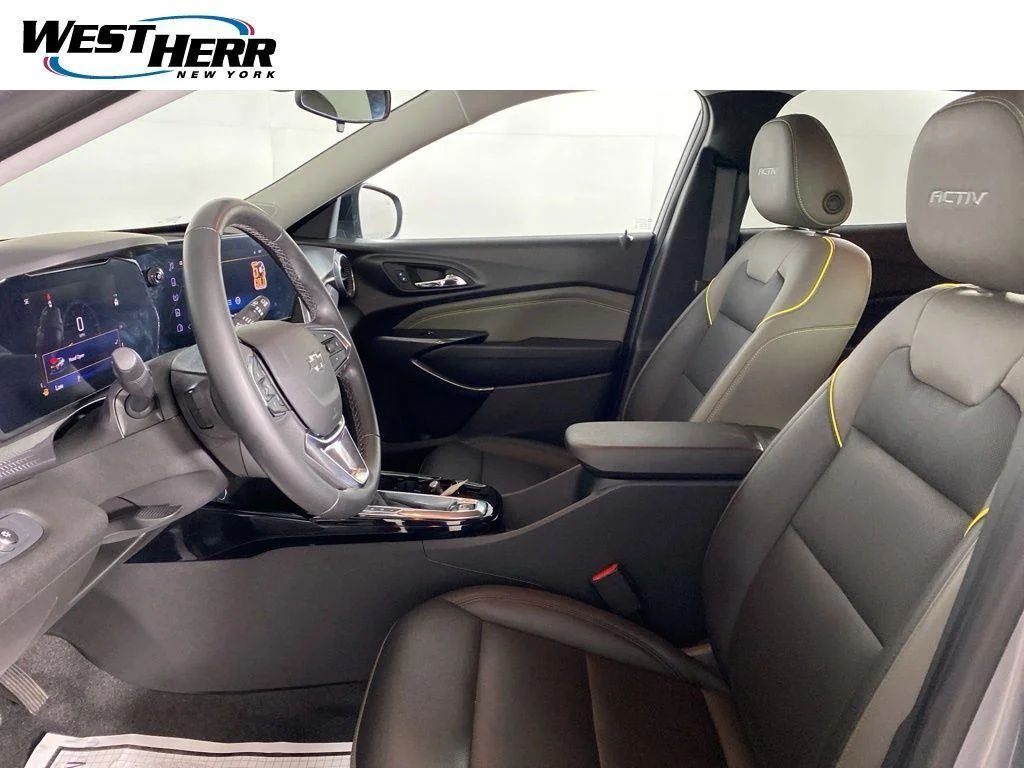 Used 2025 Sterling Gray Metallic Chevrolet FWD ACTIV image 13