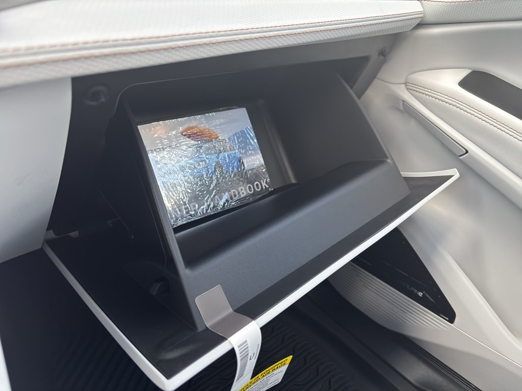 New 2026 Silver Zynith Clear-Coat Exterior Paint Jeep Limited image 23