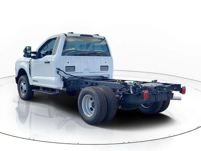 New 2026 Oxford White Ford XL image 7
