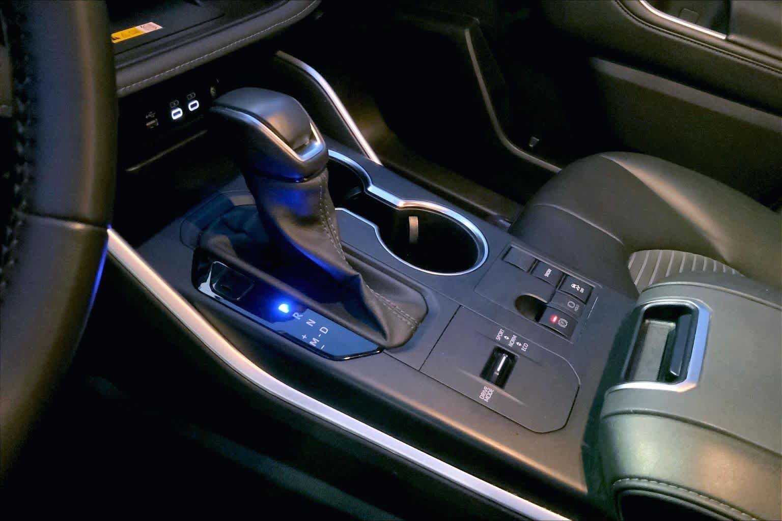 Used 2024 Wind Chill Pearl Toyota LE image 16