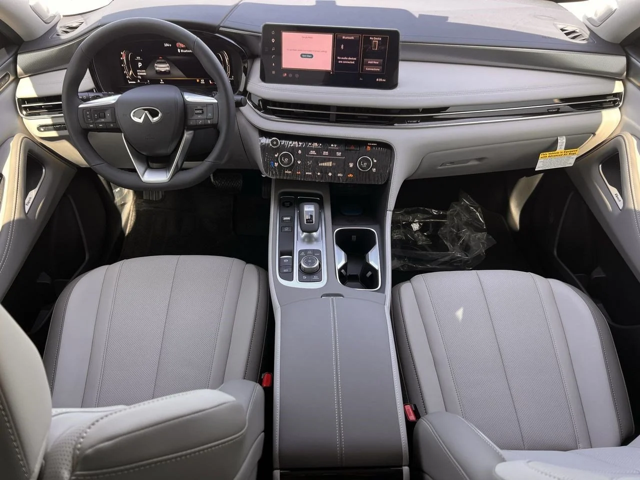 New 2027 RADIANT WHITE INFINITI Luxe FWD image 9