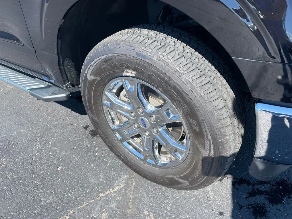 Used 2022 Black Metallic Ford XLT image 3