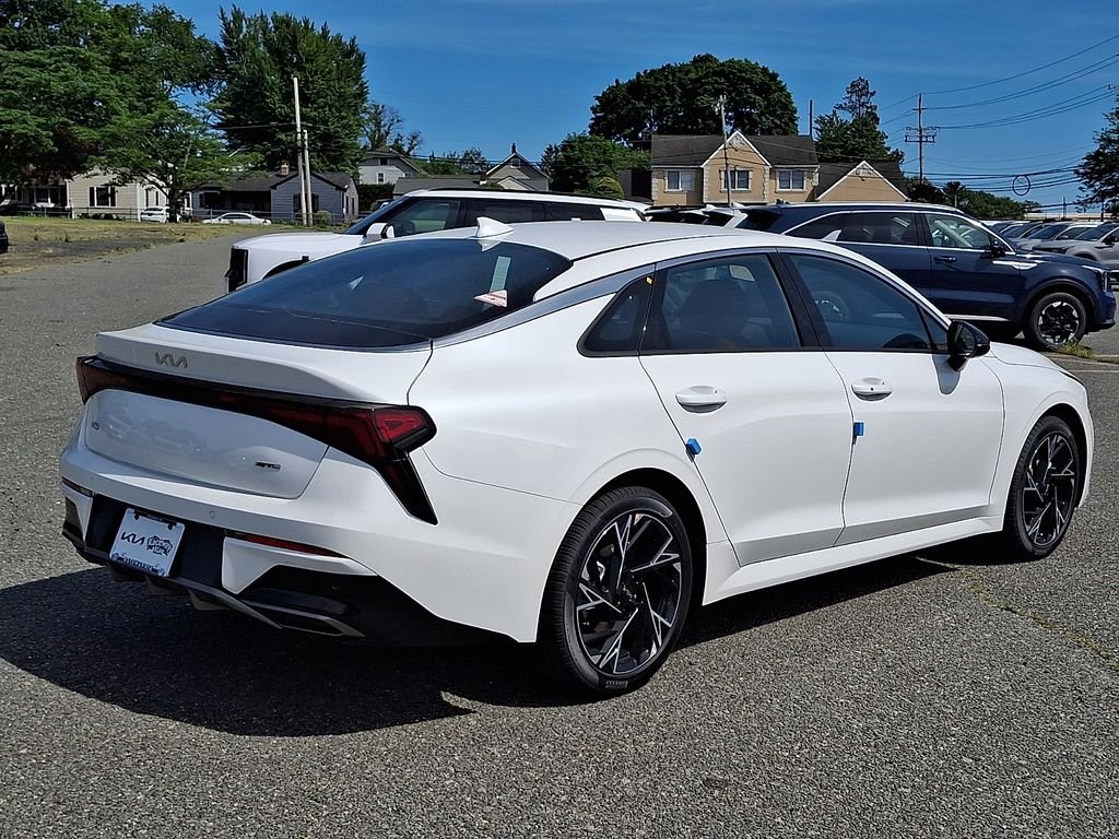 New 2026 White Kia GT-Line image 4