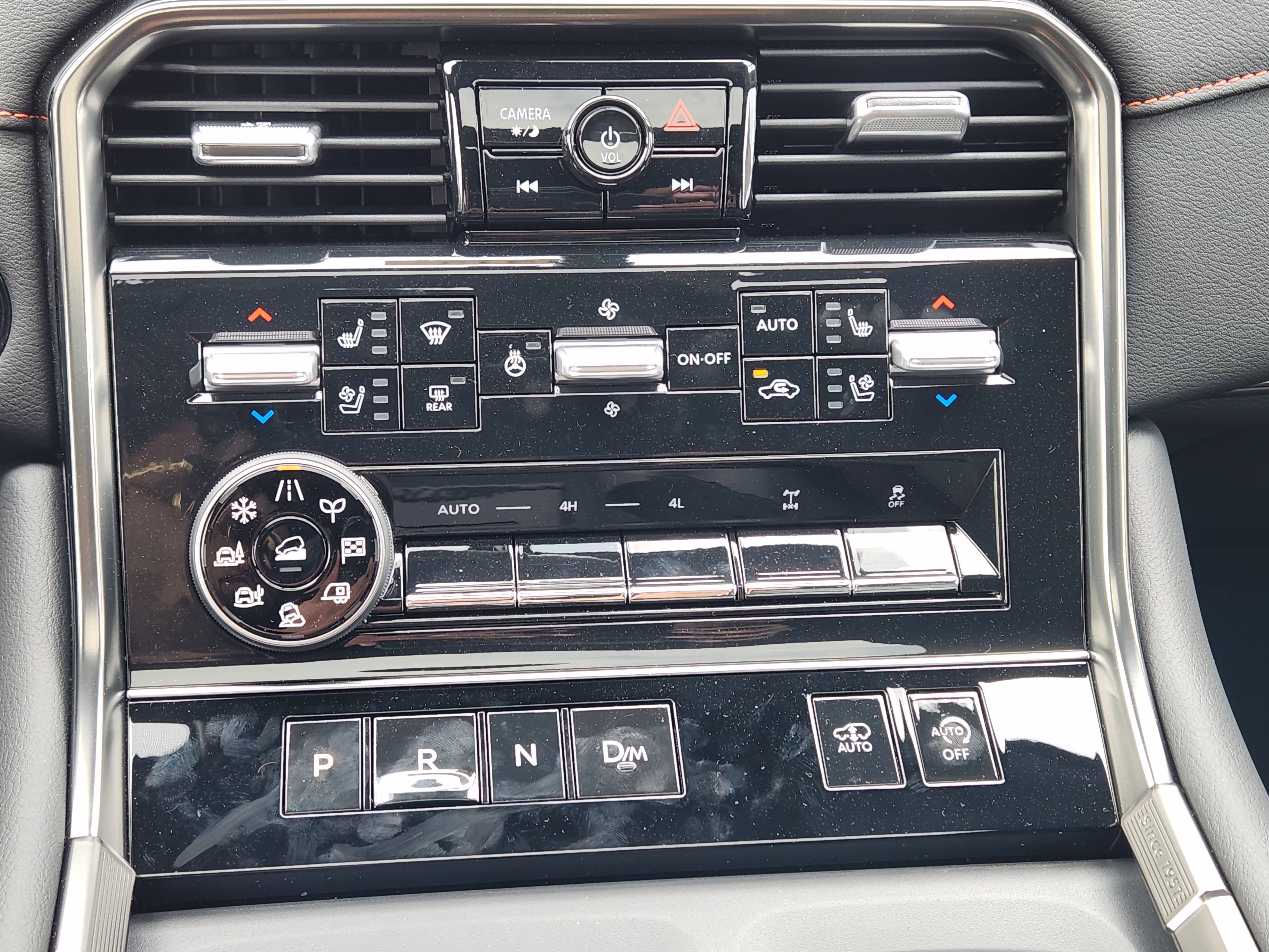 New 2026 Alpine Metallic / Super Black Two-tone Nissan PRO-4X® image 20