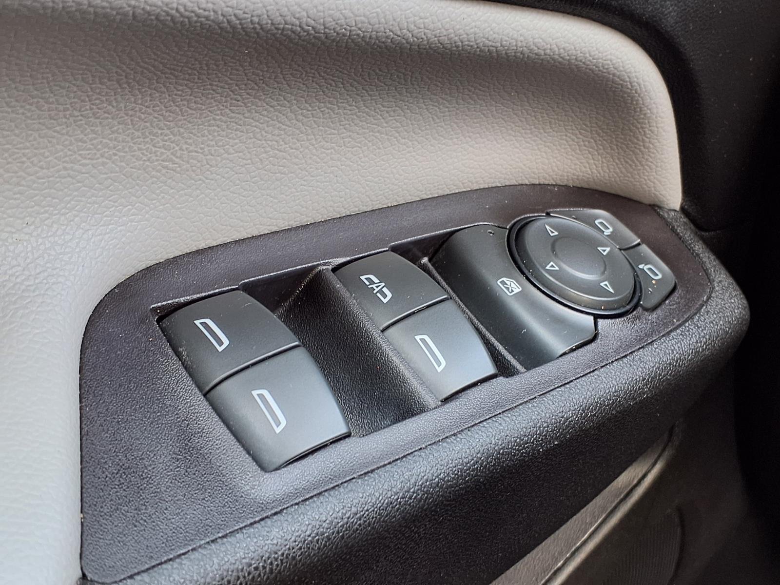 Used 2022 Summit White Chevrolet LS image 17