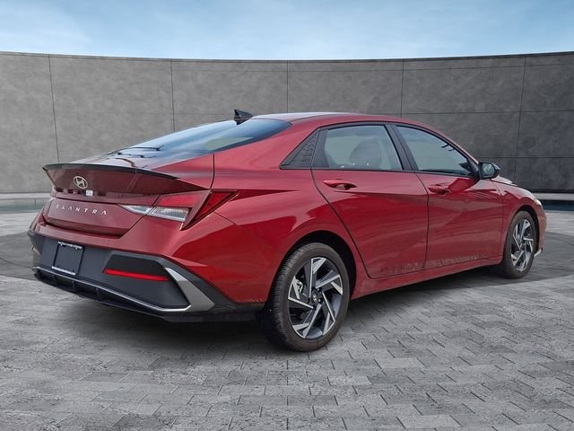 2025 Hyundai Elantra SEL - Photo 11