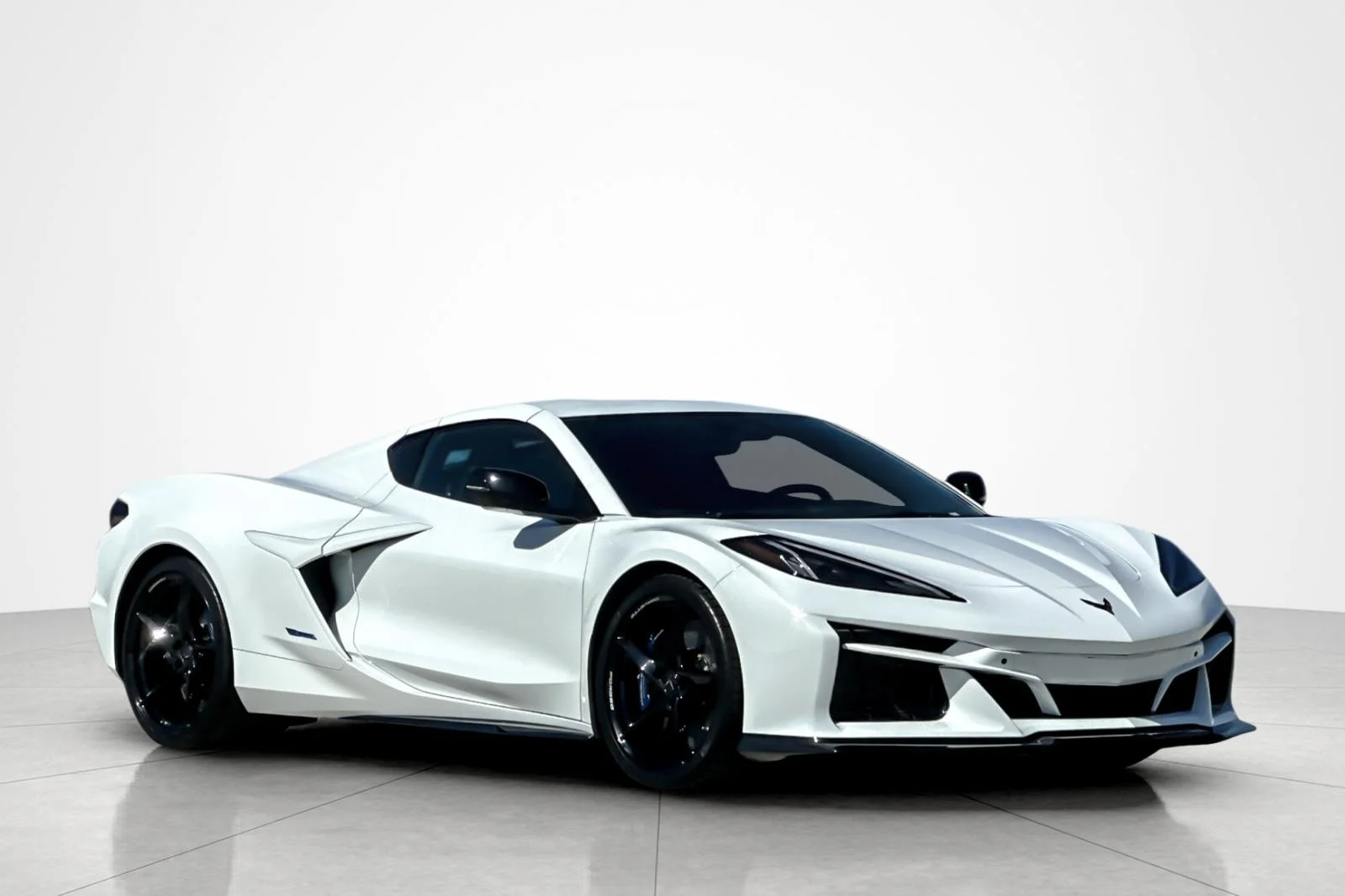 Used 2026 ARTIC WHITE Chevrolet 2LZ image 7