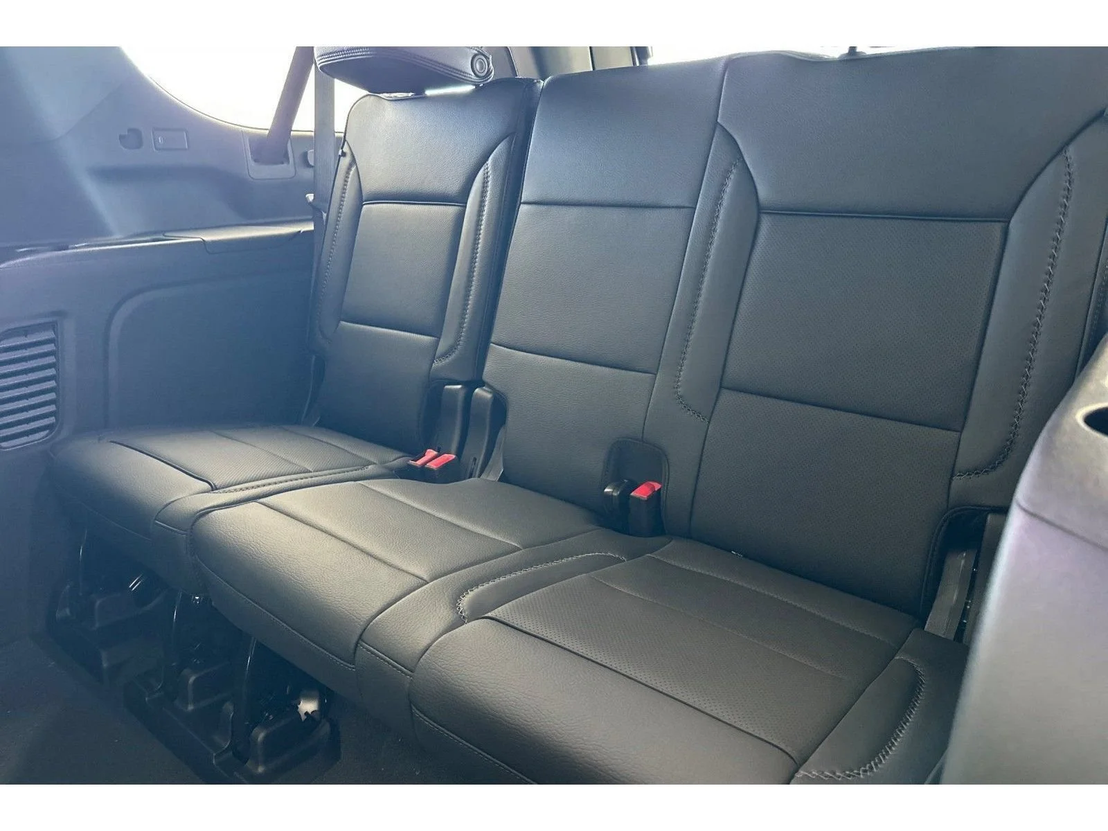 2026 GMC Yukon XL Denali - Photo 14