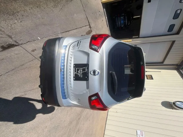 Used 2019 Silver Nissan SL image 6
