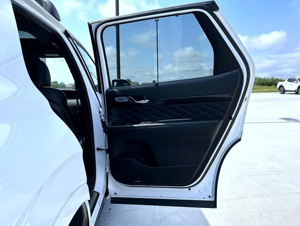 Used 2021 White Hyundai Calligraphy image 18