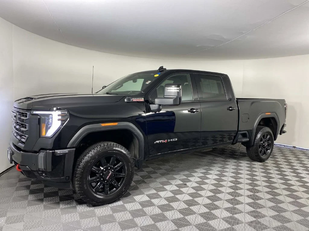Used 2024 Onyx Black GMC AT4 image 4