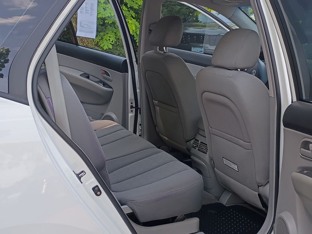 Used 2007 White Kia LX image 15