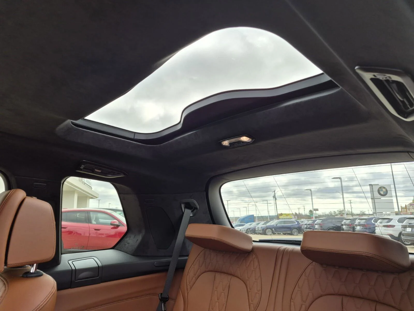 New 2026 Aventurin Red Metallic BMW xDrive40i image 38