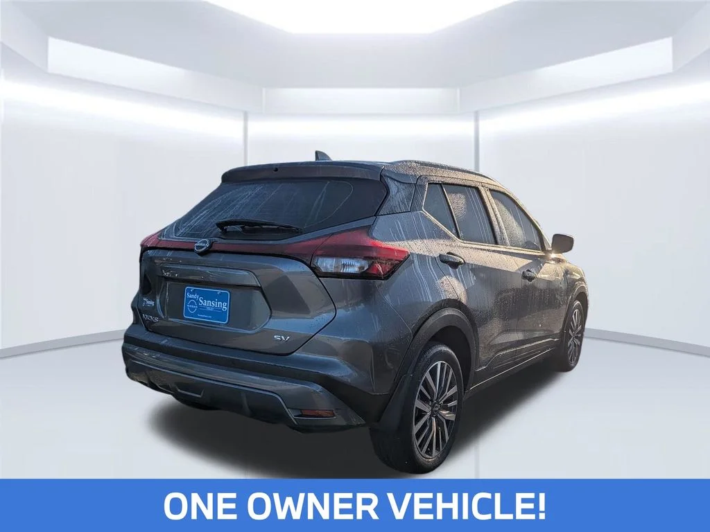 Used 2024 Gray Nissan SV image 4