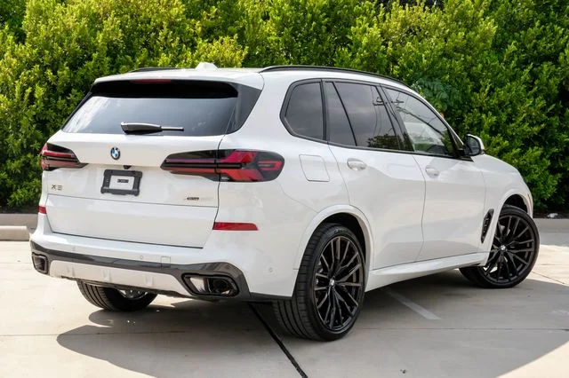 Used 2026 Alpine White BMW xDrive40i image 11