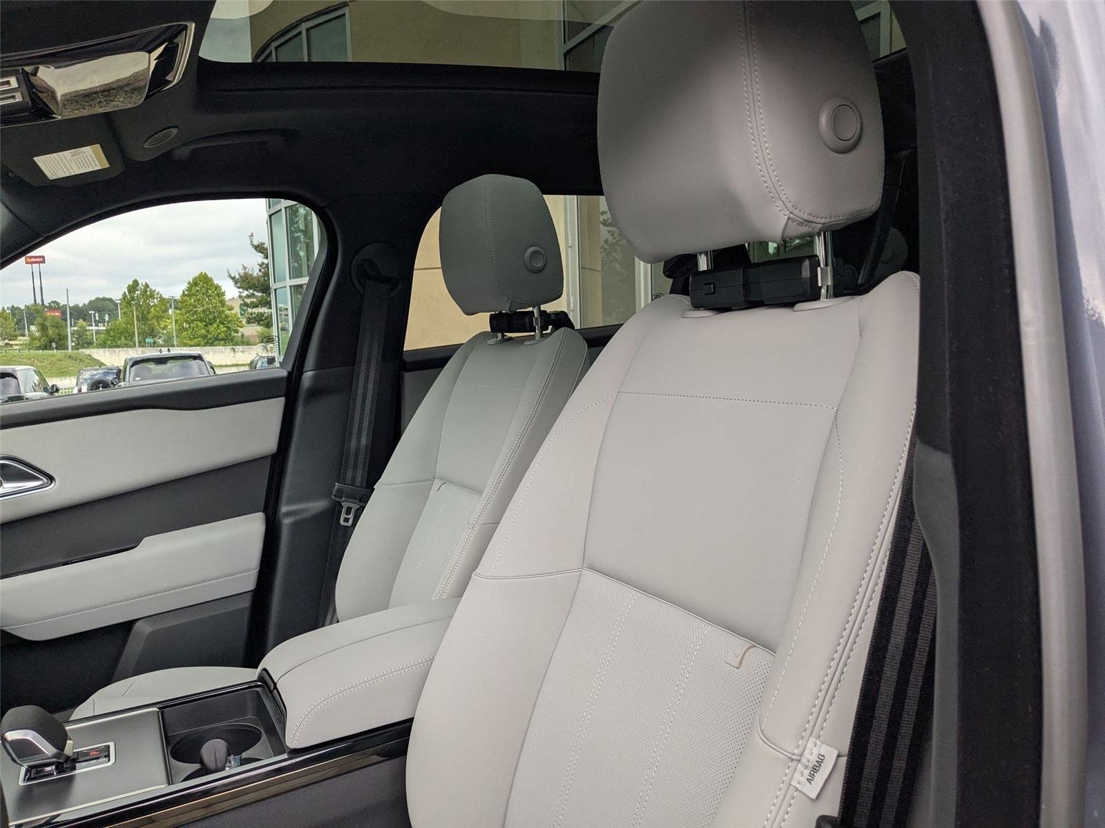 Used 2026  Land Rover S image 14