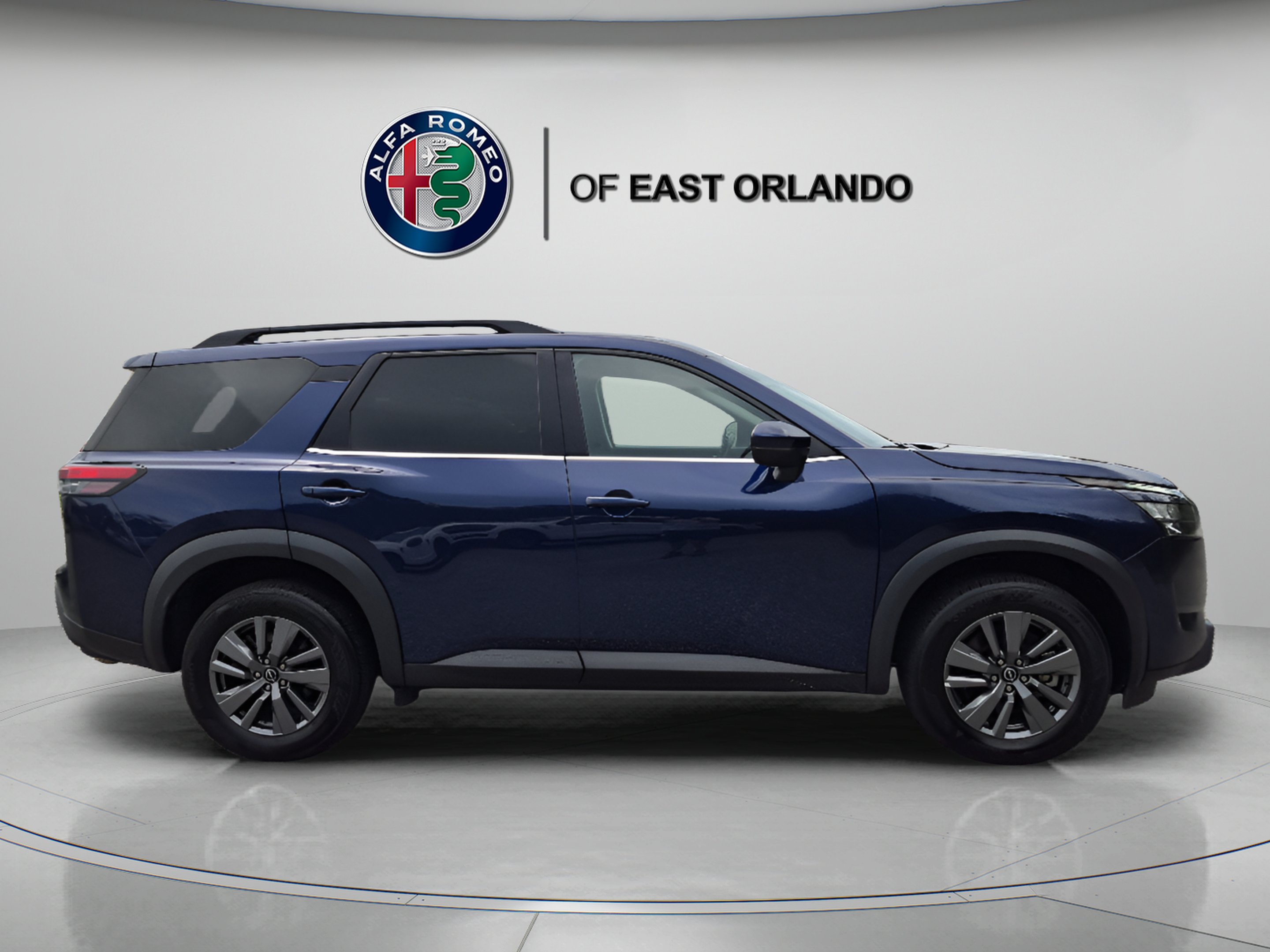 2025 Nissan Pathfinder SV - Photo 8
