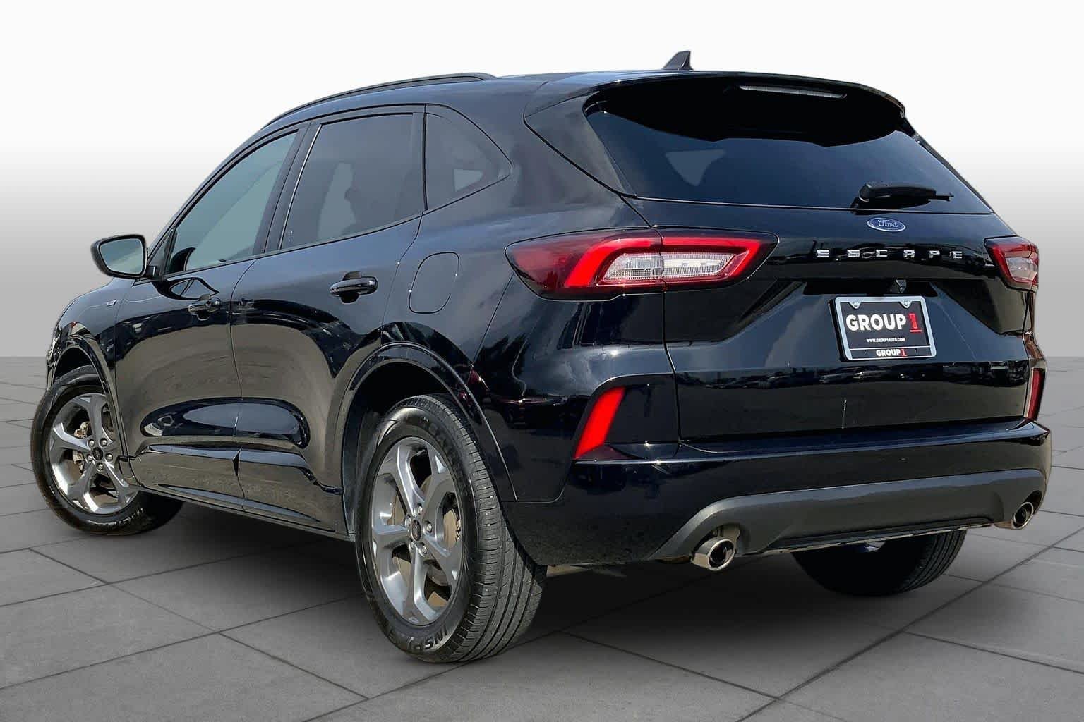 Used 2024 Agate Black Metallic Ford ST-Line image 10