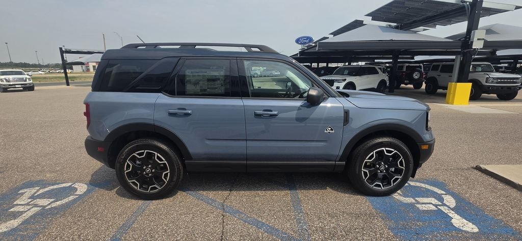 New 2026 Azure Gray Metallic Tri-Coat Ford Outer Banks® image 4