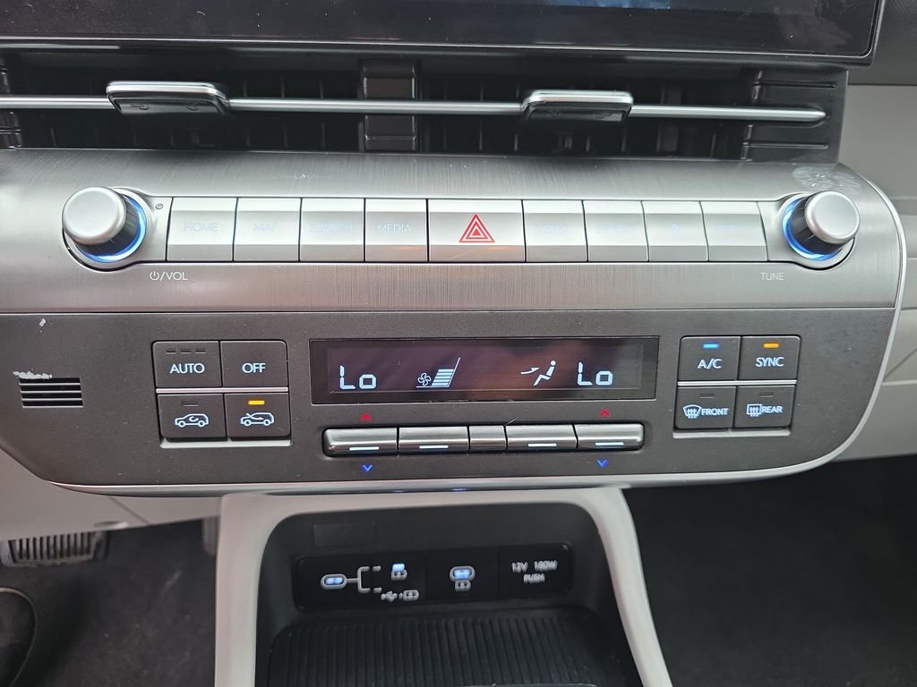 Used 2024 Cyber Gray Metallic Hyundai SEL image 29