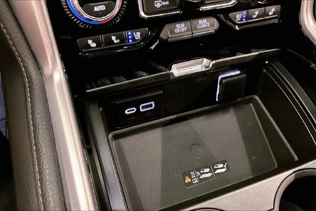 Used 2023 Onyx Black GMC Denali image 32