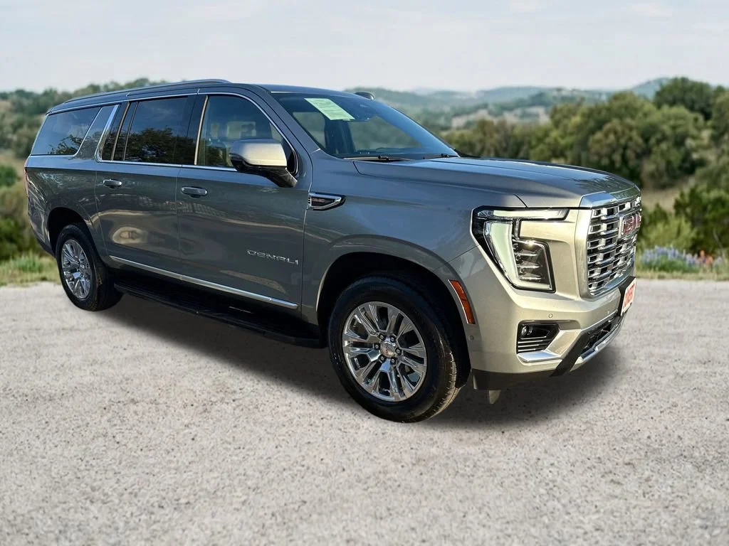 2025 GMC Yukon Denali AWD's photo