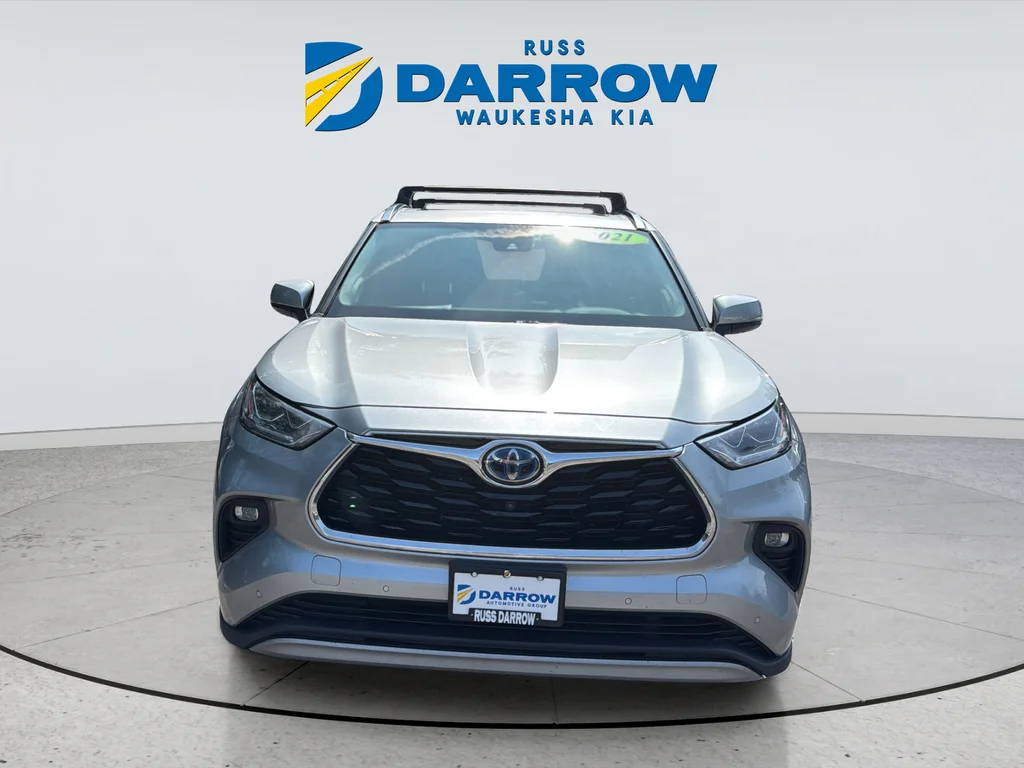 Used 2021 Silver Toyota Platinum image 8