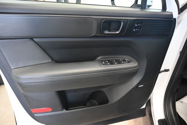 Used 2024 White Hyundai Calligraphy image 29